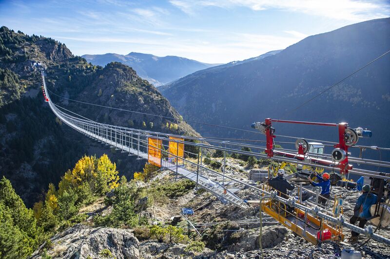 File:Tibetan Footbridge of CanilloConstruction4.jpg