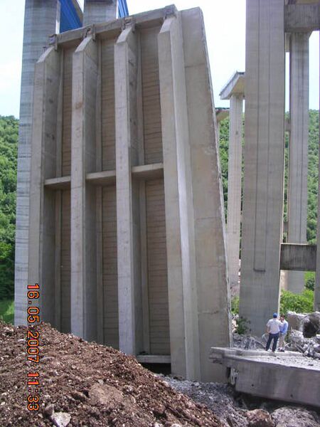 File:Viadotto-lontrano-prima.jpg