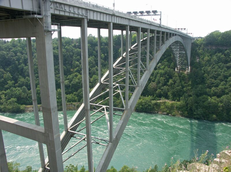 File:1LewistonQueenstonArch.jpg