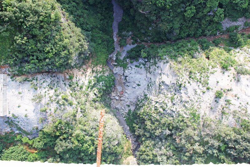 File:WanglongbaoDroptoRiver.jpg