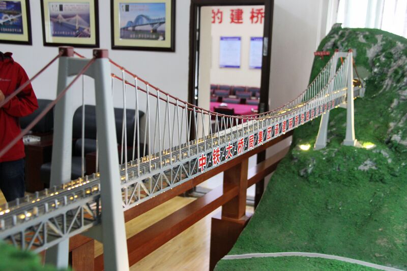 File:251TigerLeapingRailwayModelTruss copy.JPG