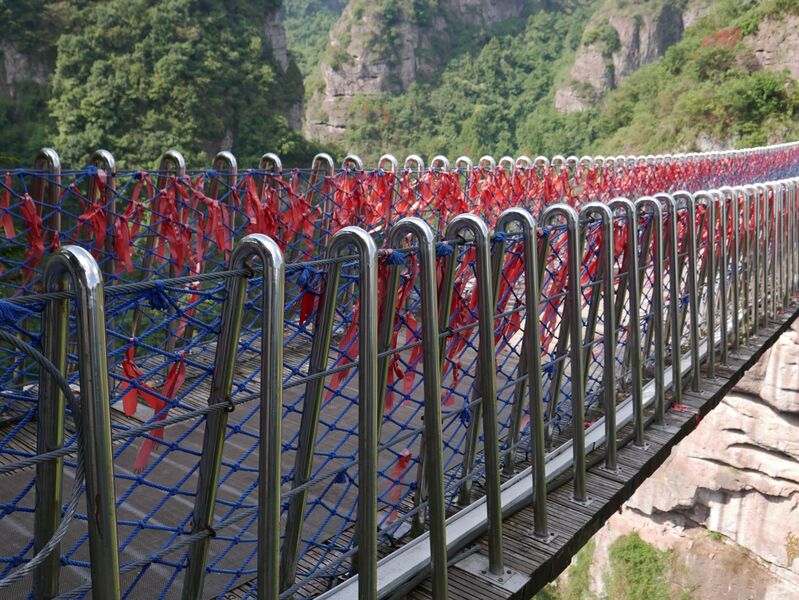 File:ShijiufengJingquiScenicAreaFootbridge14.JPG