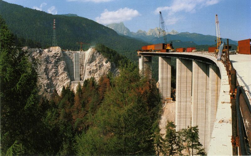 File:2PiaveBridge.jpg