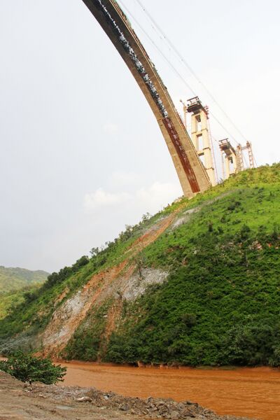 File:422NanpanjiangRailwayRedRiver.jpg