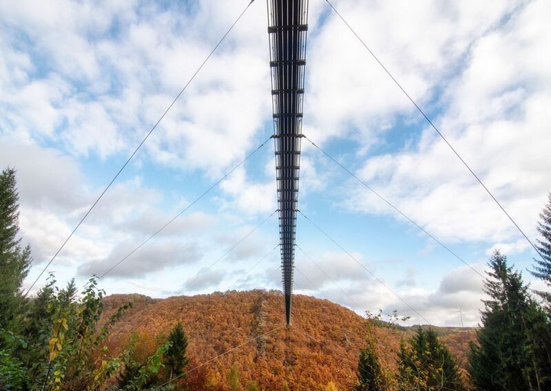 File:GeierlayFootbridgeSkyView.jpg