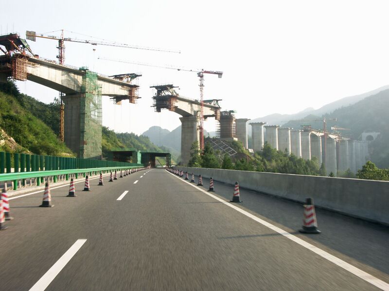File:RailwayBridgeG50WestEnd2.jpg