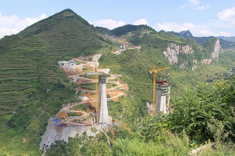 File:WuzuoheRailway&Mountain.jpg