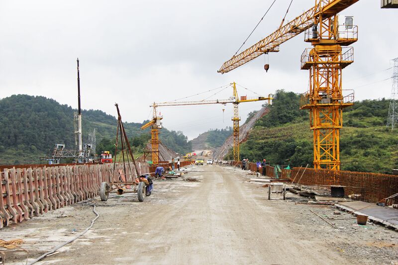 File:YangenheCranes.jpg