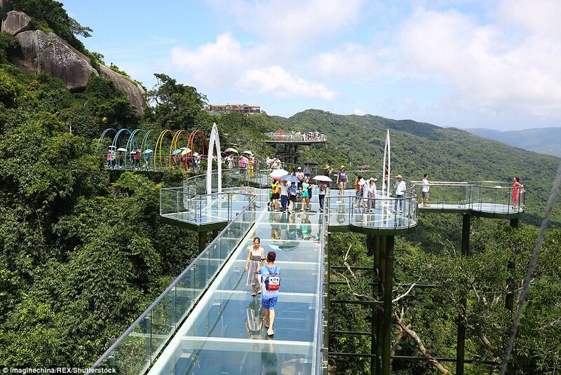 File:YalongBaySkywalkOverlooks.jpg