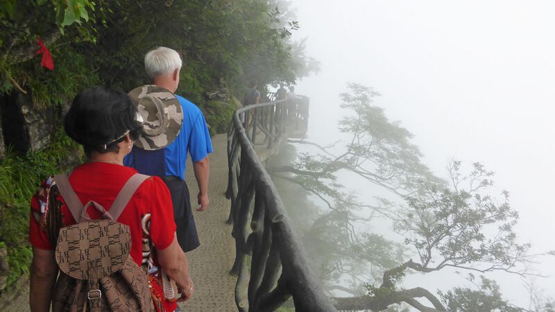 File:163TianmenCliffwalkByFilmer.jpg