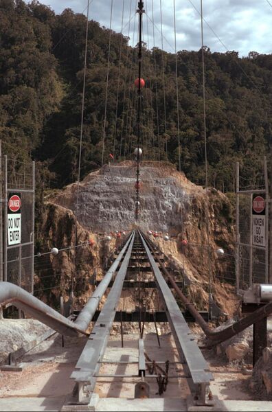 File:3HegigioGorgeBridge.jpg