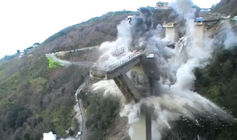 File:GazzianoImplosion4.jpg