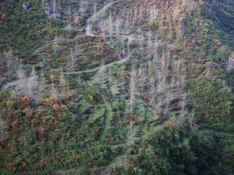 File:YangshanheSwitchbacks.JPG