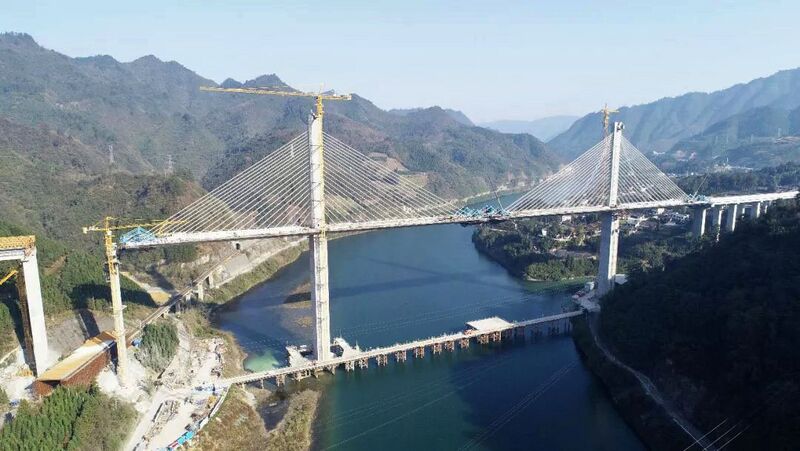File:JinjiangLakeTowers.jpeg