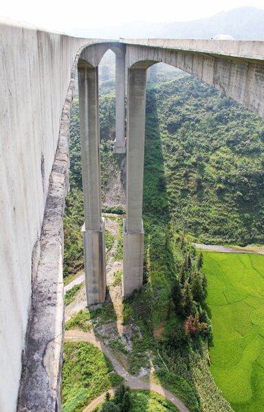 File:157BaishuichongPiers&Valley.jpg