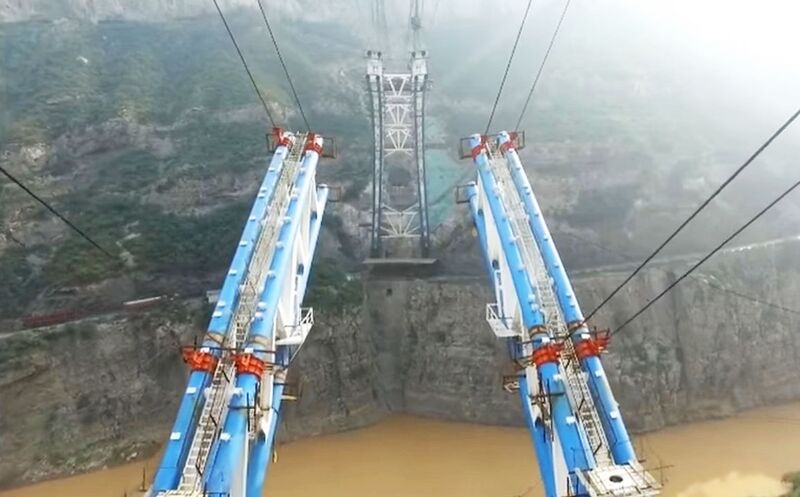 File:HuangheRailwayBridgeLongmen22.jpg