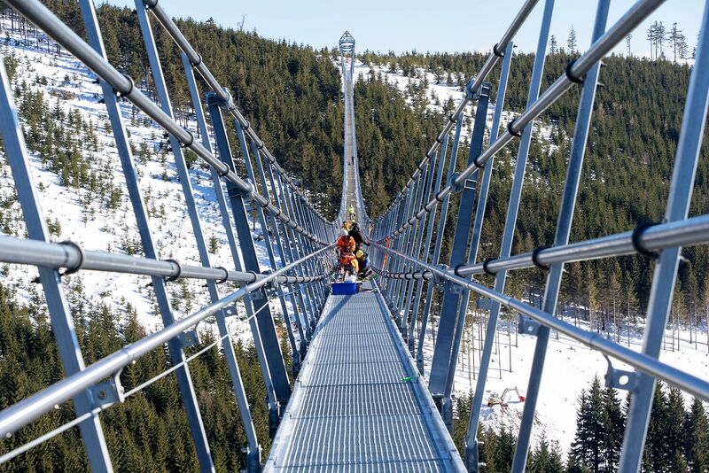 File:Sky-bridge-721-taros-nova 12.jpg