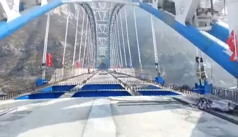 File:HuangheRailwayBridgeLongmen39.jpg