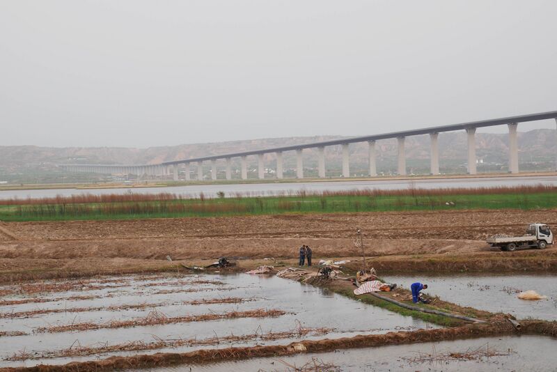File:Huanghe LinyiLonglensWater.JPG