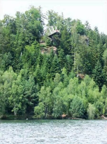 File:PierrePerceeLakesBungeeRock.jpg