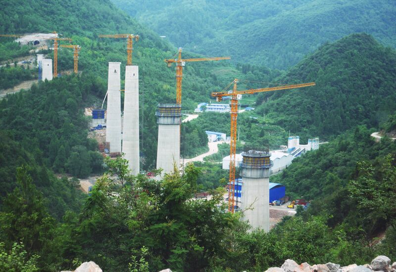 File:Qiuba RailwayKm45EastOfXiangjiangRailway.JPG