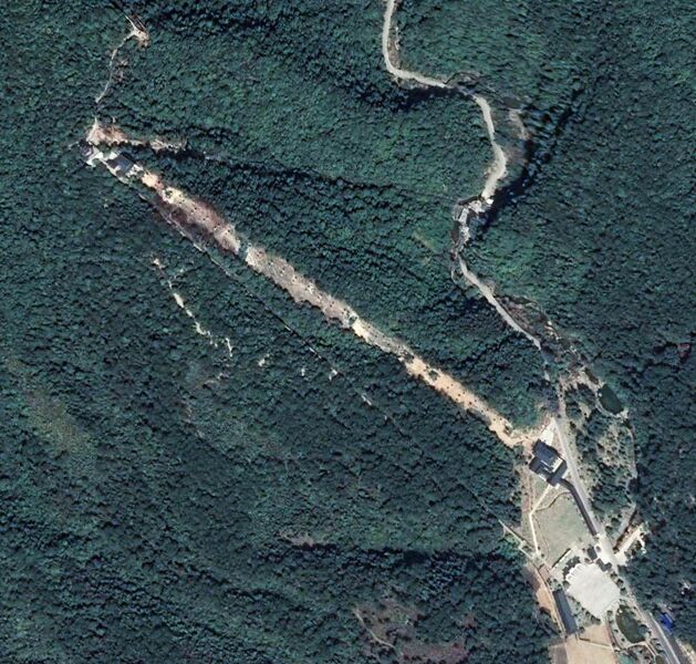 File:YunmenMountainChairliftSatellite.jpg