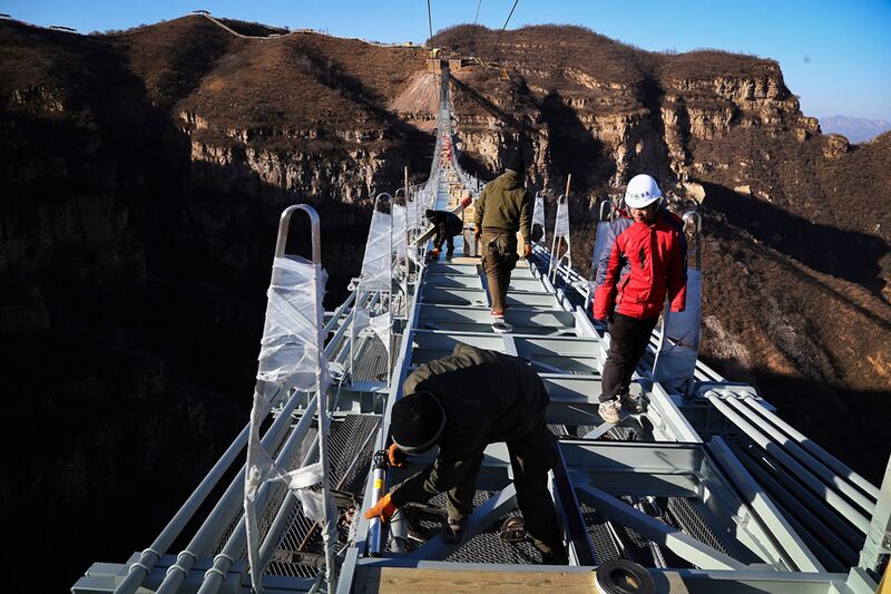 File:HebeiFootbridgeConstruction.jpg