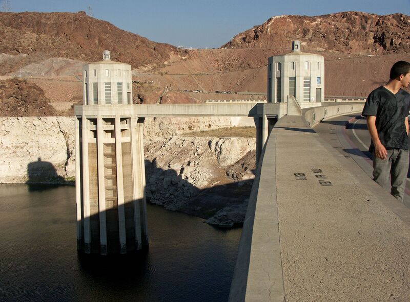 File:HooverDamIntakeBridge7.jpg