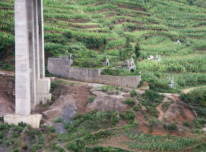 File:HutiaoheGraveStones.jpg