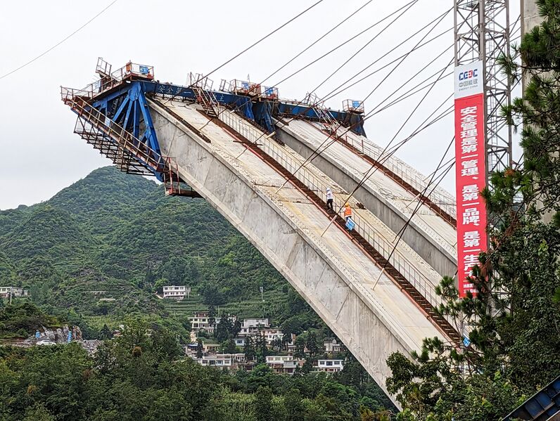 File:MinjiagouRibsTraveler.jpg