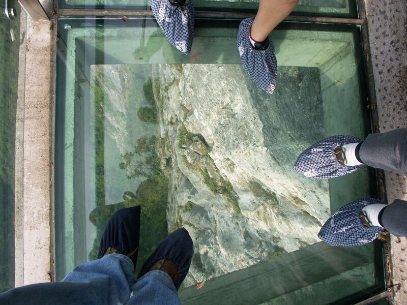 File:TianmenSkywalkFeet.jpg