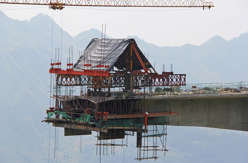 File:XiaowanNearPuliLonglens2.jpg