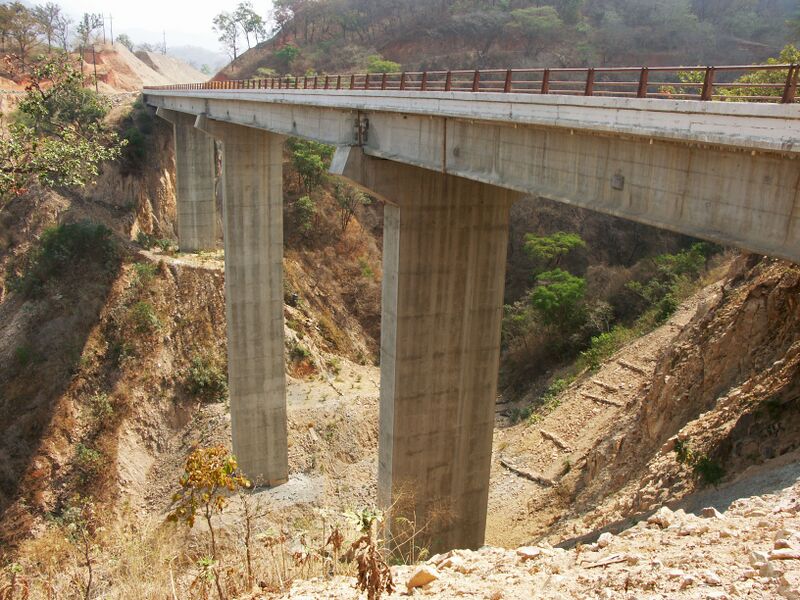 File:LaCapillaBridge4 copy.jpg