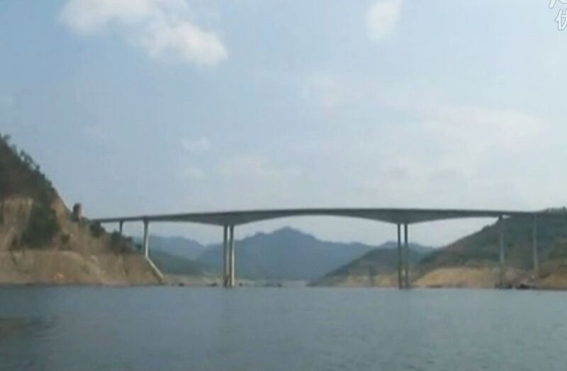 File:LuotianleFromLake.jpg