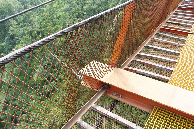 File:YachiRailwayFootbridgeHandrail.jpg