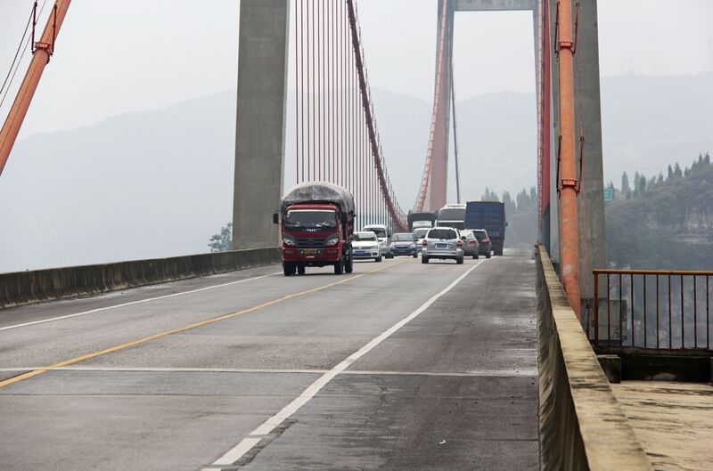 File:76XixiSuspensionWithTraffic.jpg