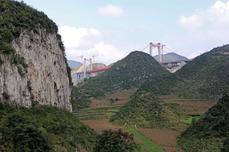 File:Dimuhe&Cliffs.jpg
