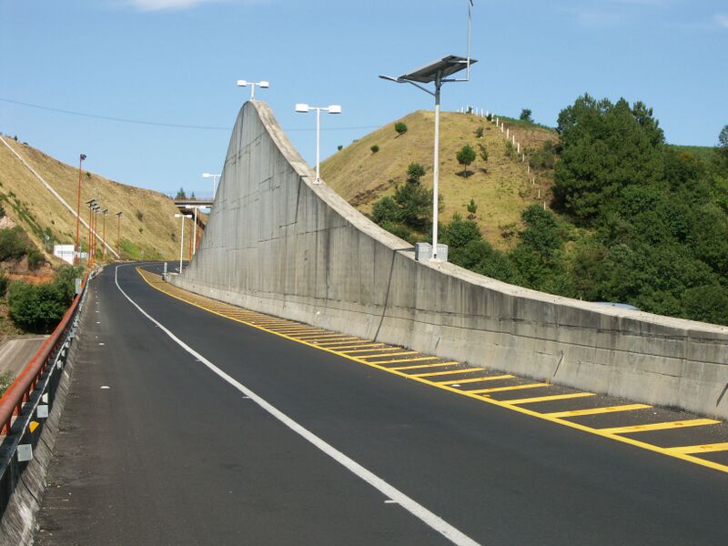 File:TexcapaBridgeHump.jpg