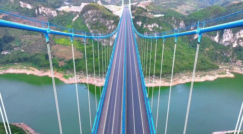 File:KaizhouhuCablesBlueRoad.jpg