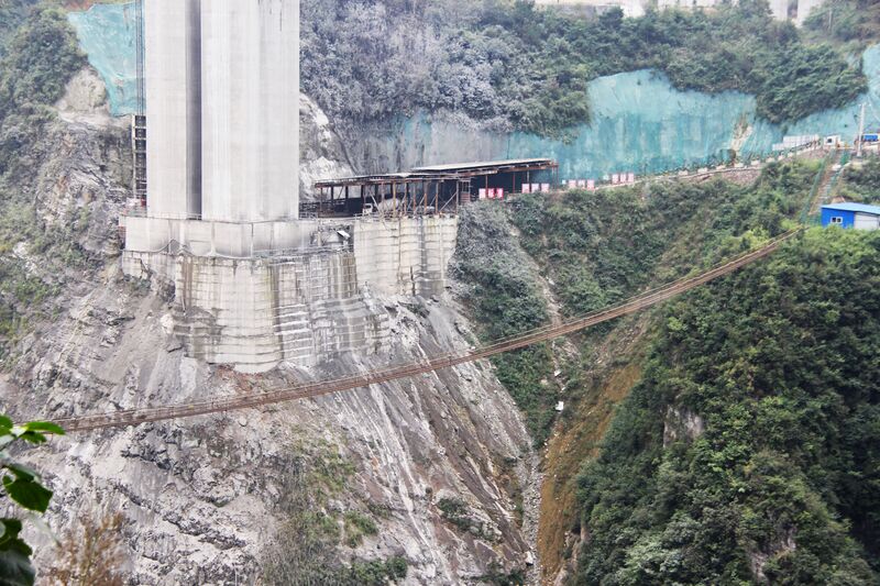 File:YangshuiheFootbridgeLonglens.jpg