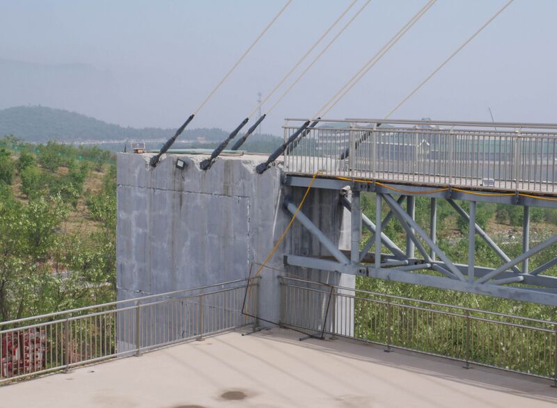 File:YunmengshanPlatformAnchorageEnd.JPG
