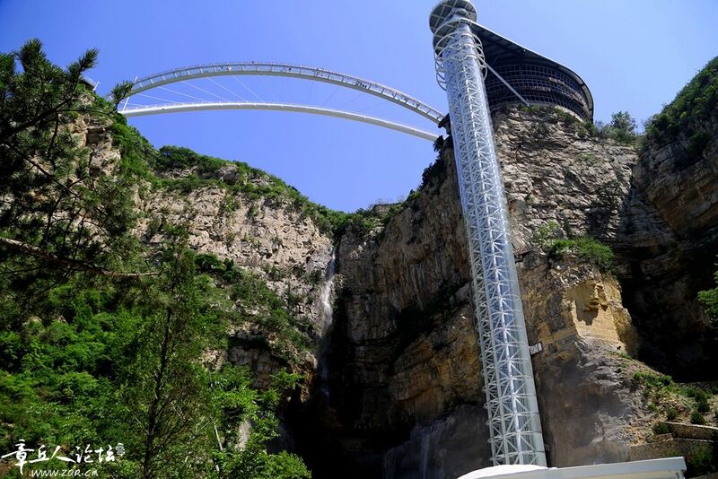 File:ZiboTanxiMountainGlassFootbridge107mtrElevator.jpg
