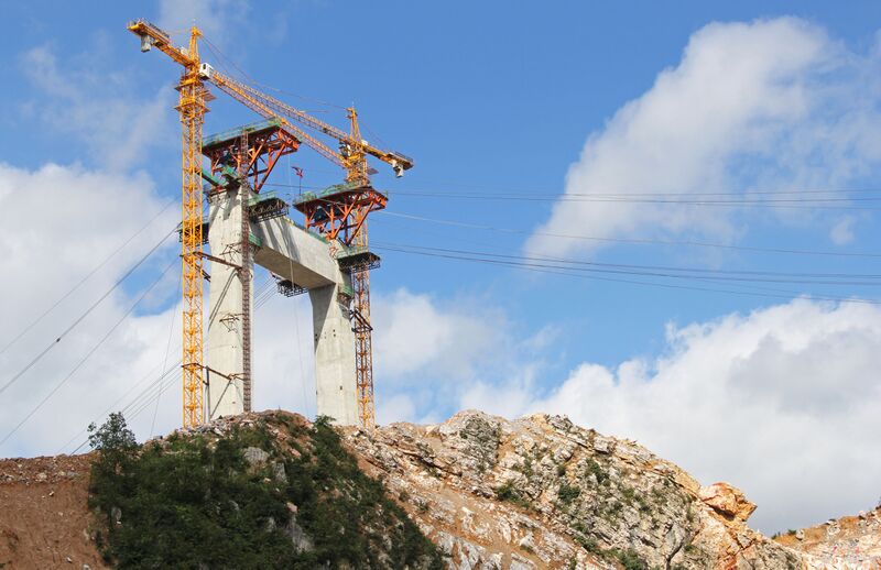 File:DimuheWestTowerCables.jpg
