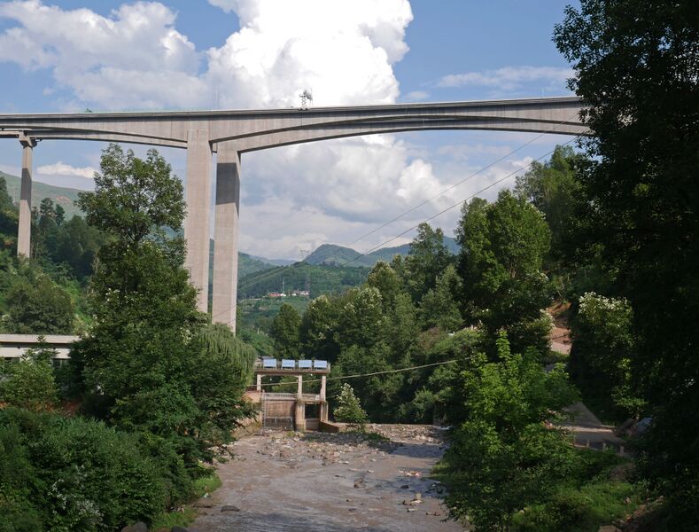 File:QinghengBlueSky22.JPG