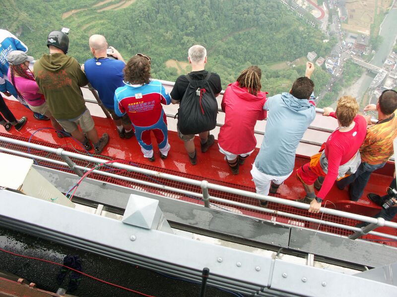 File:71JumpersOnBeamByEric.jpg