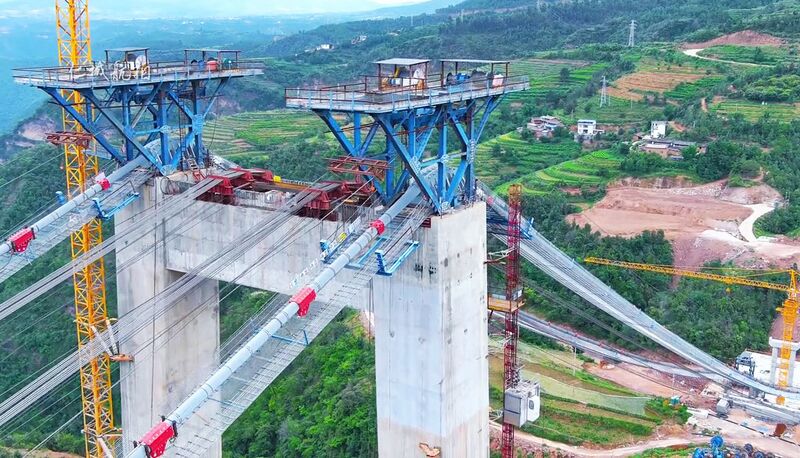 File:Jiangdihetowertopcables.jpg