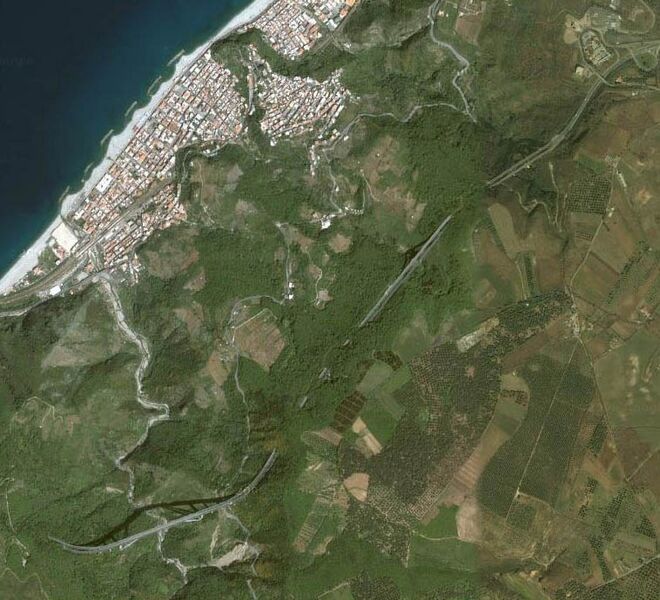 File:4SfalassaAerial.jpg