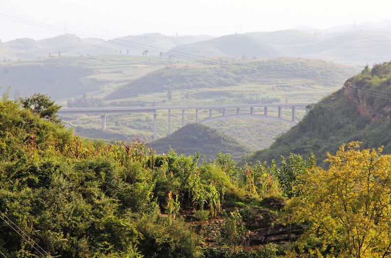 File:BijieSecondArchLonglens.jpg