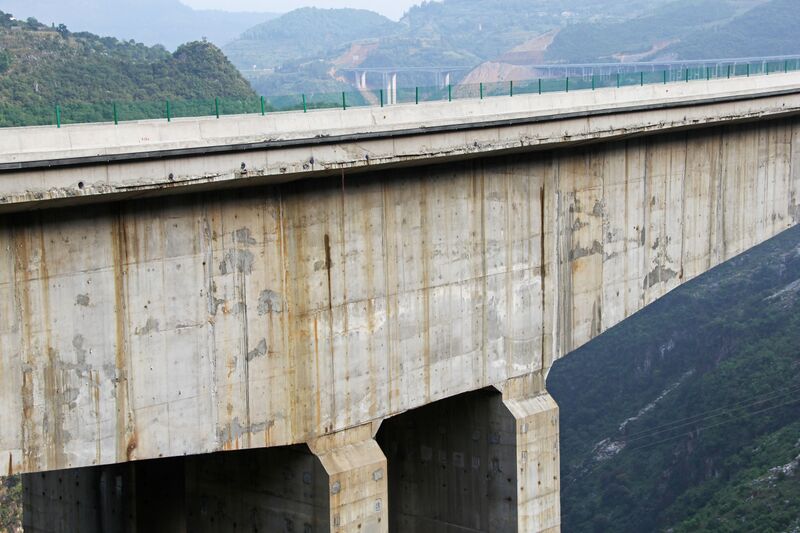 File:LaoyingyanPierCap.jpg
