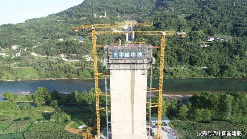 File:Loushui Bridge ChangtanhePiers2.jpeg